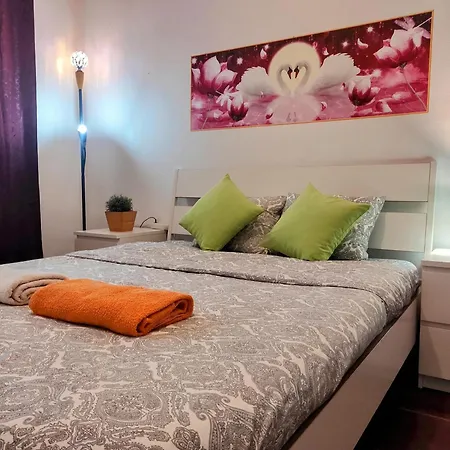 Perfect Near Airport 1 Проживання в сім'ї